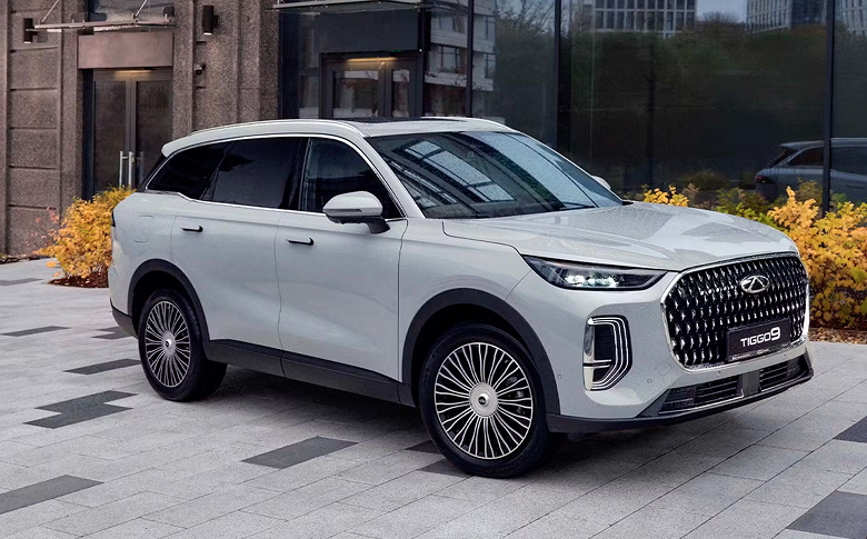 Аналог Geely Monjaro от Chery начали собирать и продавать в России — у него 8-ступенчатый «автомат», 2,0-литровый мотор и полный привод